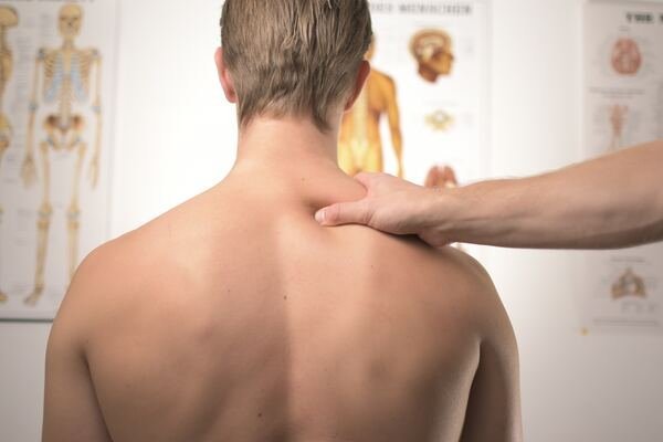 Thinking About Seeing A Chiropractor? Read These Tips First!